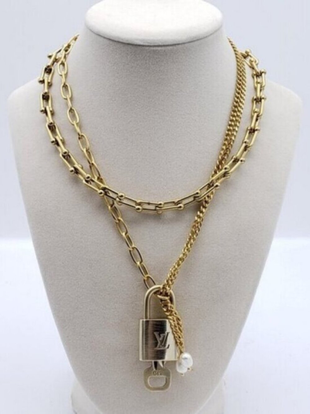 Double Chain Necklace with Authentic Louis Vuitton Padlock Pendant & Fresh Pearl - Picture 11 of 12